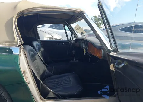 1967 Austin Mini1.3I из США, поврежденный, VIN HBJ8L39676